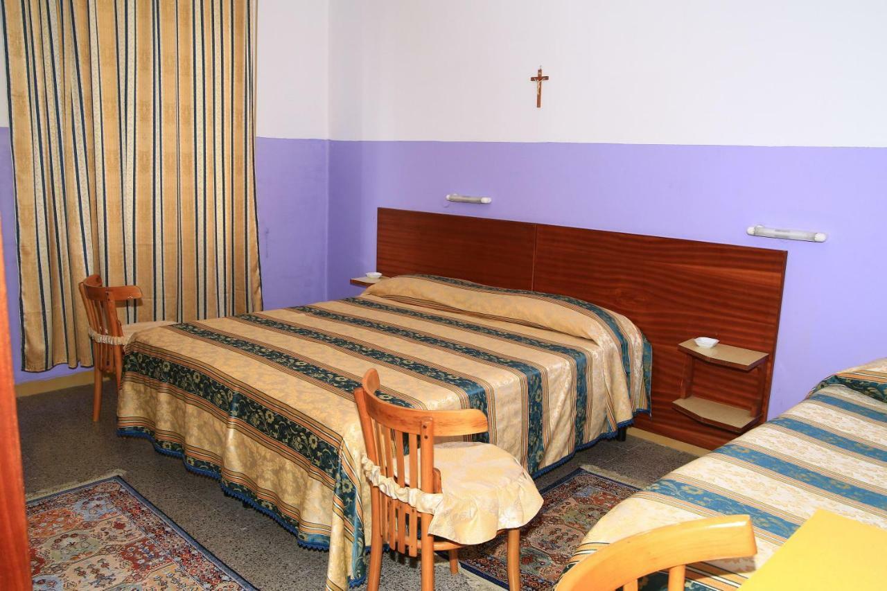 Hotel San Vincenzo Soverato Marina Εξωτερικό φωτογραφία